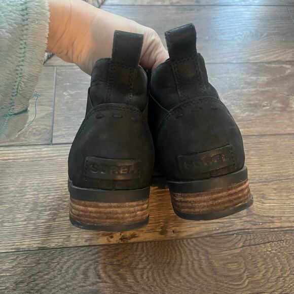 Sorel Emelie Black Chelsea Low Heel Bootie Waterproof Leather Women's Size 8 - Picture 4 of 7